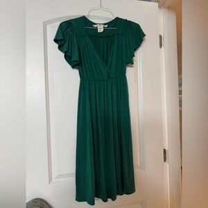 Max Studio Green flutter sleeve v neck Dress size M with flaws
